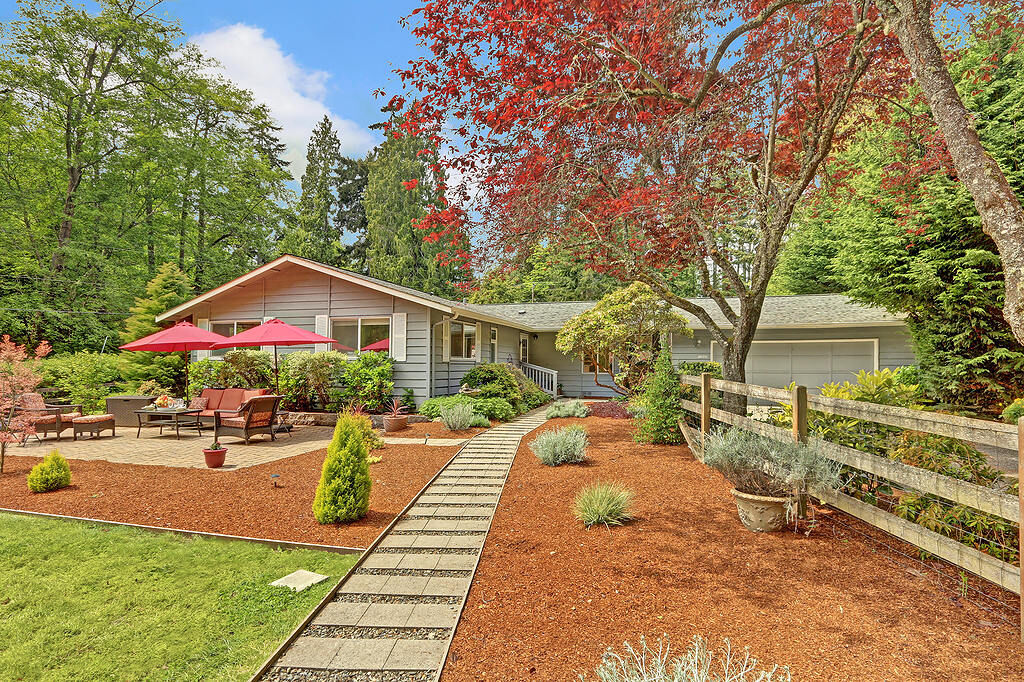 Property Photo: 13865 John St NE WA 98110