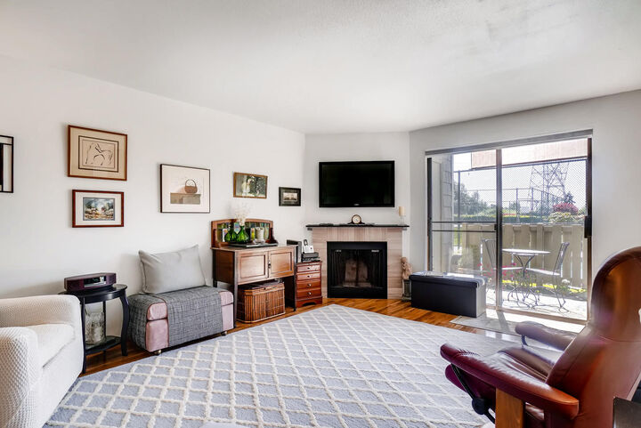 Property Photo:  2020 Grant Ave S L104  WA 98055 