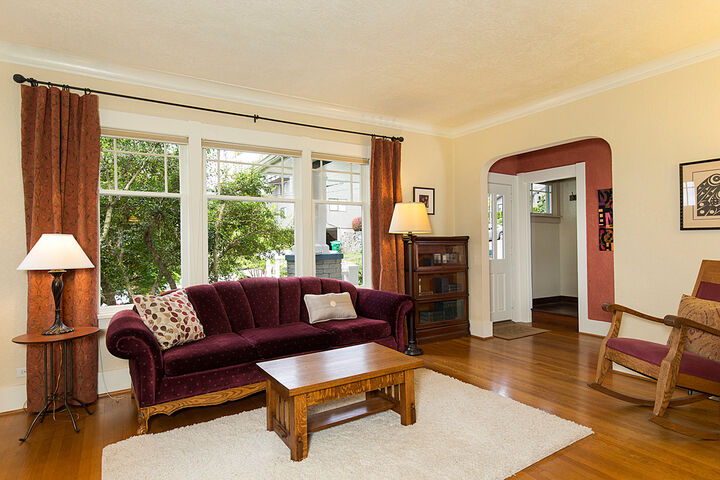 Property Photo: Living room 912 N 48th St WA 98103