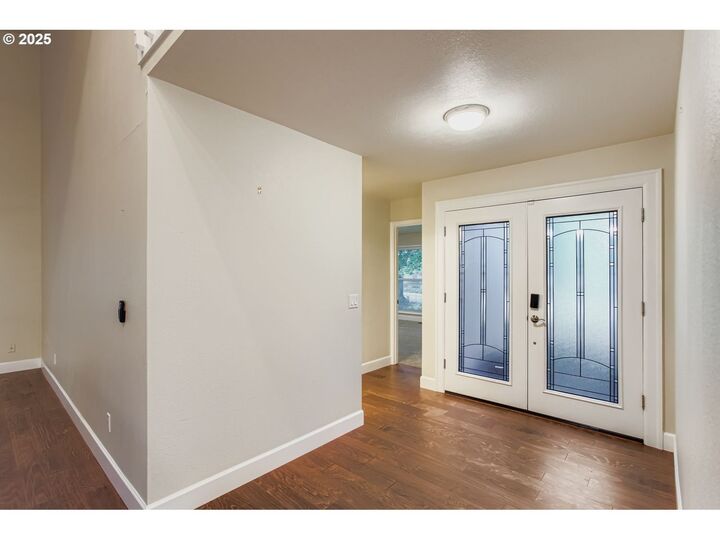 Property Photo: 32400 SW Estates Ct S OR 97070