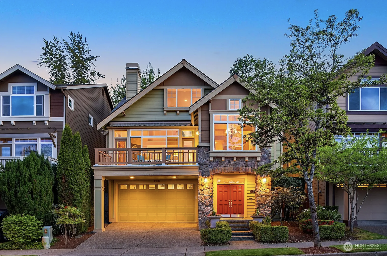 Property Photo:  745 Bear Ridge Dr NW  WA 98027
