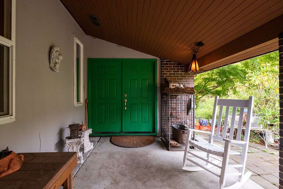 Property Photo: 20804 Crawford Rd WA 98036