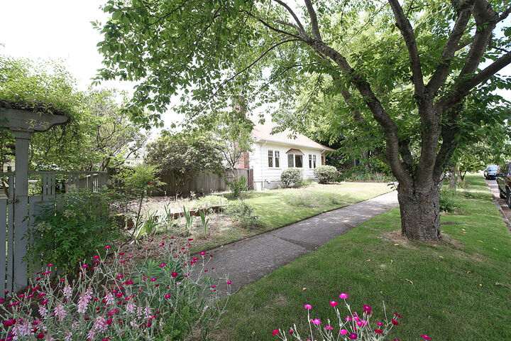 6011 33rd Ave NE  Seattle WA 98115 photo