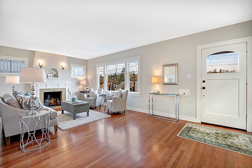 Property Photo: Living room 5528 Ashworth Avenue N WA 98103
