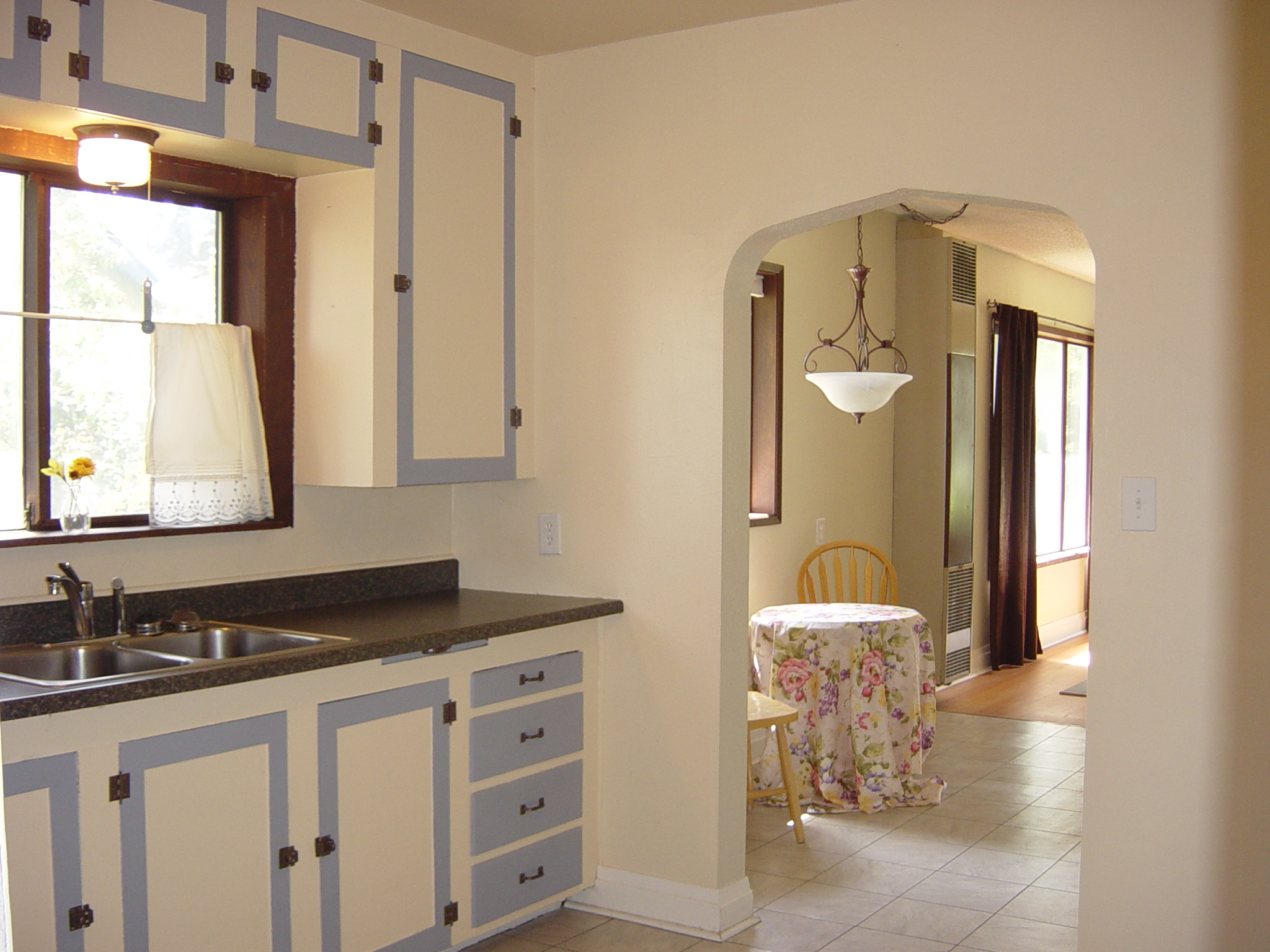 Property Photo: Kitchen 2820 Iron St WA 98225