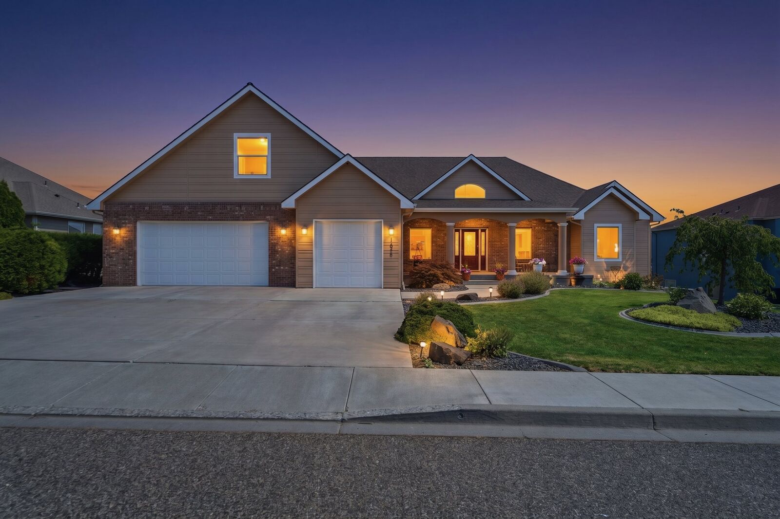 Property Photo:  1626 Meadow Hills Dr  WA 99352 