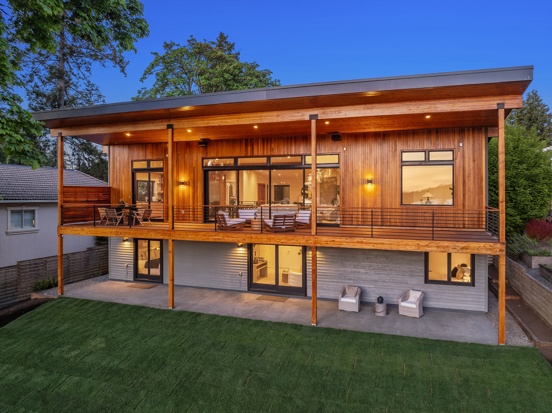 Property Photo: 747 14th Avenue W WA 98033