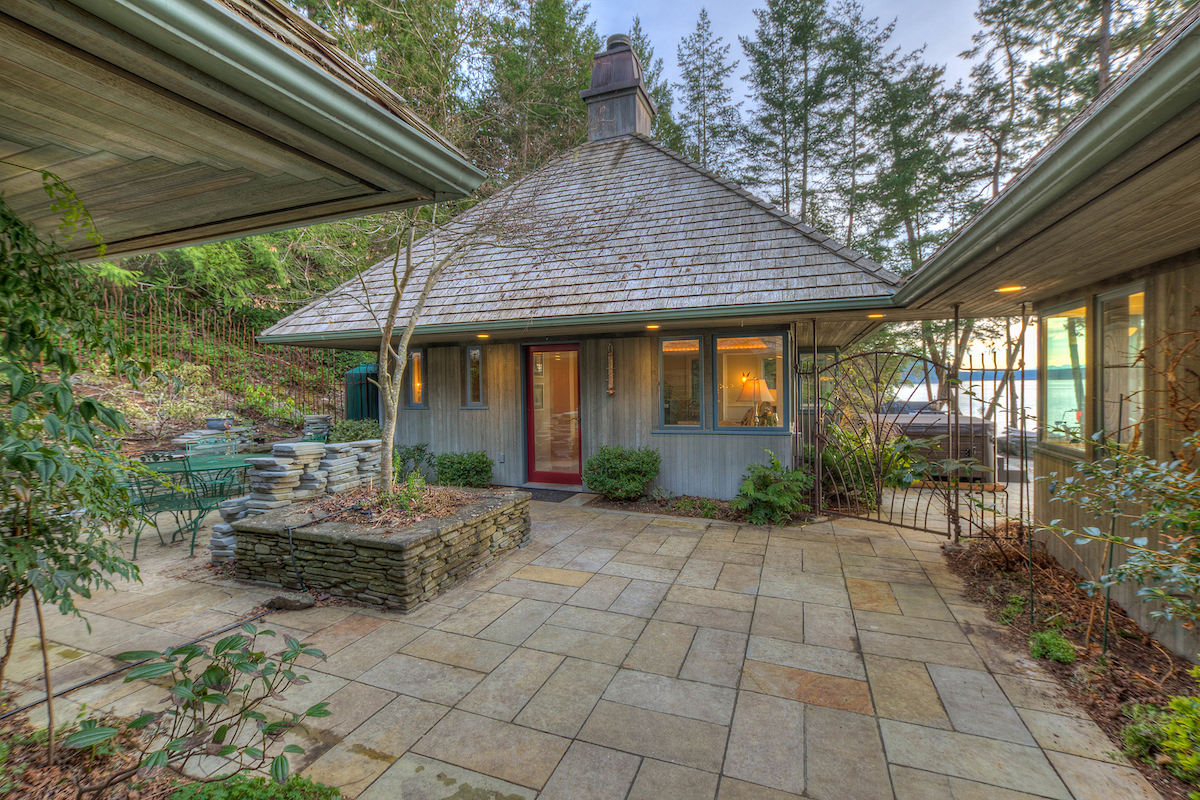 Property Photo:  1394 Foster Point Rd  WA 98280 