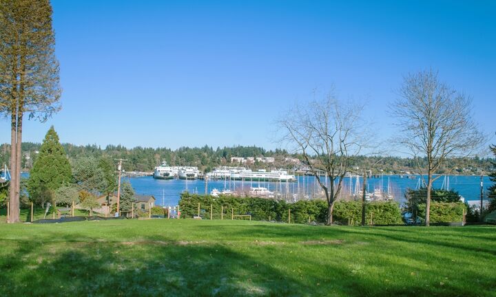 10115 NE Ewing St  Bainbridge Island WA 98110 photo