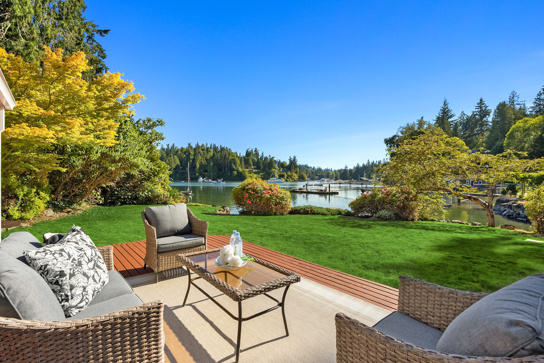 Property Photo: 15011 Skogen lane NE 15011 Skogen Lane NE WA 98110